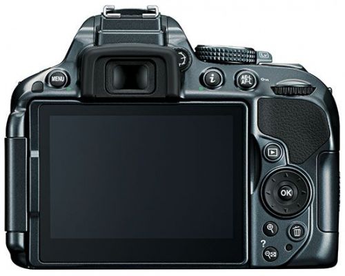 Nikon D5300 AF-S DX NIKKOR 18-55 VR