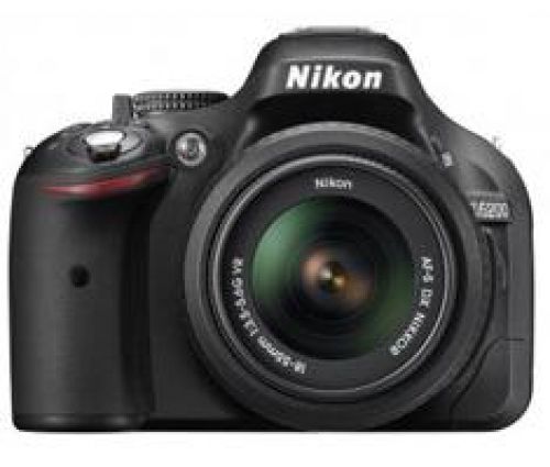 Nikon Nikon D5200 + 18-140mm VR